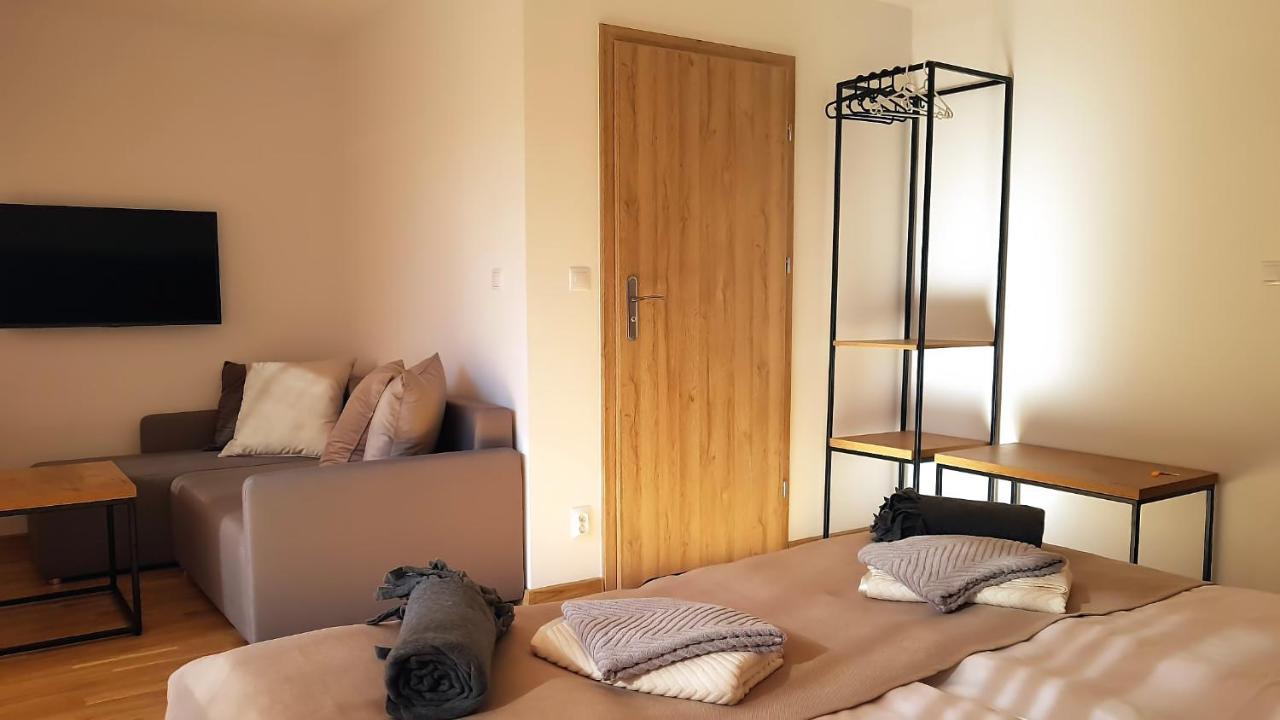Wodnik Uslugi Hotelarskie, Apartamenty Рови Екстер'єр фото