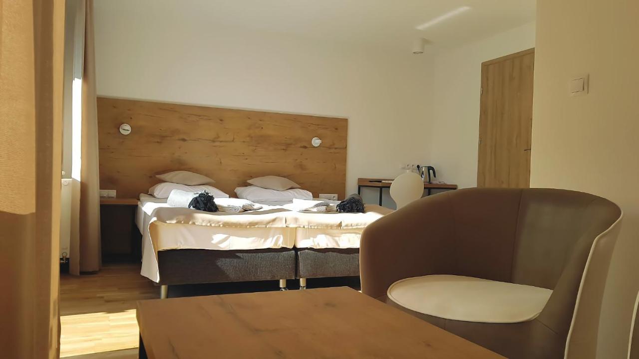 Wodnik Uslugi Hotelarskie, Apartamenty Рови Екстер'єр фото